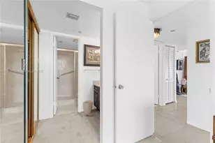 1000 St Charles Pl, Pembroke Pines, FL 33026 - Photo 14