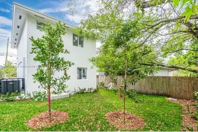 2770 NW 44 St, Miami, FL 33142 - Photo 2