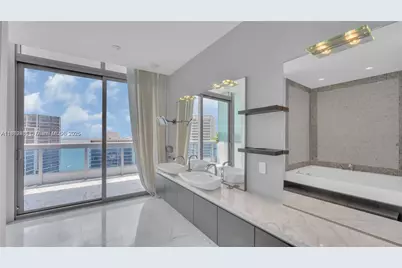 200 Biscayne Boulevard Way #PH5402, Miami, FL 33131 - Photo 32