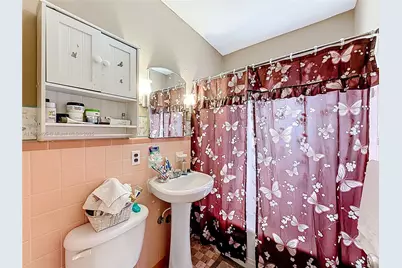1055 NW 32nd Ct, Miami, FL 33125 - Photo 14