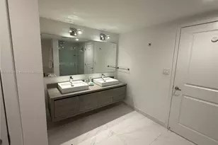 400 Sunny Isles Blvd, Sunny Isles Beach, FL 33160 - Photo 18