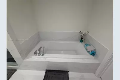 400 Sunny Isles Blvd #1021, Sunny Isles Beach, FL 33160 - Photo 16