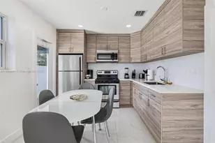 301 NW 34th St, Miami, FL 33127 - Photo 10