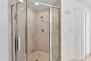 7900 Harbor Island Dr, North Bay Village, FL 33141 - Photo 12