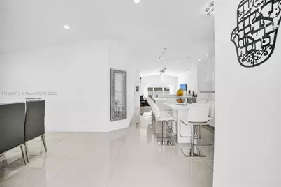 1636 SW 108th Ter, Davie, FL 33324 - Photo 12