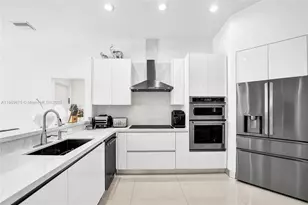 1636 SW 108th Terrace, Davie, FL 33324 - Photo 4