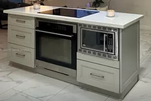 5685 NW 194th Ln, Miami Gardens, FL 33055 - Photo 10