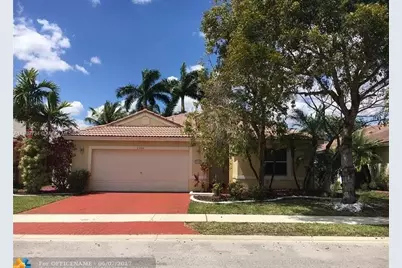 1560 SW 193rd Ter, Pembroke Pines, FL 33029 - Photo 1