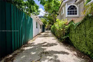 3164 Center St, Miami, FL 33133 - Photo 2