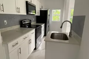1015 S 17th Ave, Hollywood, FL 33020 - Photo 8