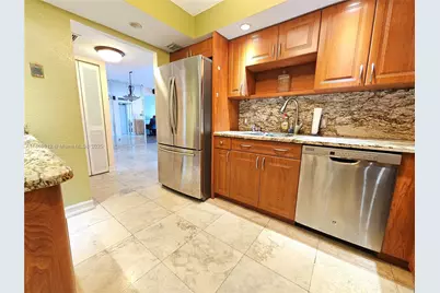427 Golden Isles Dr #16E, Hallandale Beach, FL 33009 - Photo 4