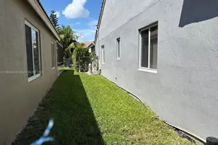 4304 Beechwood Cir, Weston, FL 33331 - Photo 12