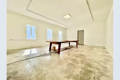 1031 NW 21st St, Miami, FL 33127 - Photo 16