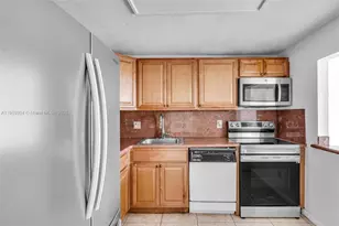 13499 Biscayne Blvd, North Miami, FL 33181 - Photo 8