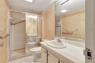 20100 W Country Club Dr, Aventura, FL 33180 - Photo 16