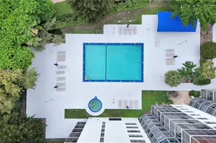 20100 W Country Club Dr, Aventura, FL 33180 - Photo 22