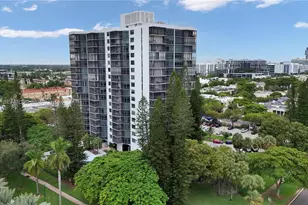 20100 W Country Club Dr, Aventura, FL 33180 - Photo 1