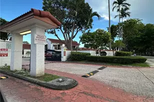 7555 SW 153rd Pl, Miami, FL 33193 - Photo 2