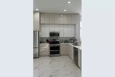 19353 SW 60th Ct, Pembroke Pines, FL 33332 - Photo 2