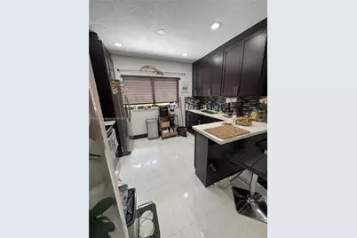 6411 W 27th Way #201, Hialeah, FL 33016 - Photo 2