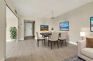 20100 W Country Club Dr, Aventura, FL 33180 - Photo 12