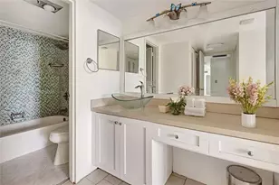 20100 W Country Club Dr, Aventura, FL 33180 - Photo 14