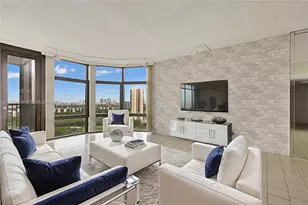 20100 W Country Club Dr, Aventura, FL 33180 - Photo 10