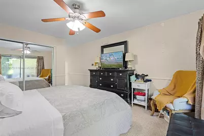 18805 W Lake Dr, Hialeah, FL 33015 - Photo 22