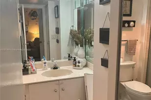 20335 W Country Club Dr, Aventura, FL 33180 - Photo 38