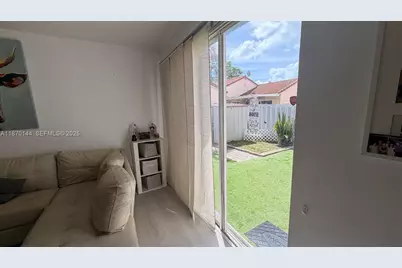 965 SW 180th Ter, Pembroke Pines, FL 33029 - Photo 16