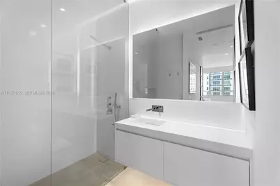 801 Brickell Key Blvd #PH3306, Miami, FL 33131 - Photo 32