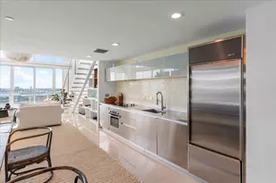 1040 Biscayne Blvd, Miami, FL 33132 - Photo 10