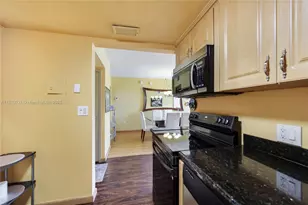 3675 N Country Club Dr, Aventura, FL 33180 - Photo 24