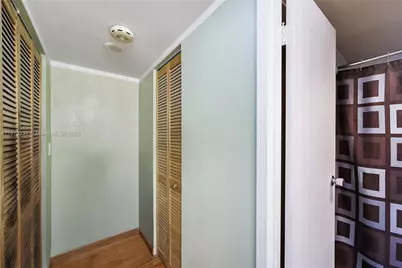 3675 N Country Club Dr #204, Aventura, FL 33180 - Photo 32