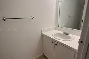 17911 NW 68th Ave, Hialeah, FL 33015 - Photo 10