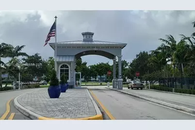 1087 Harwood F #1087, Deerfield Beach, FL 33442 - Photo 2