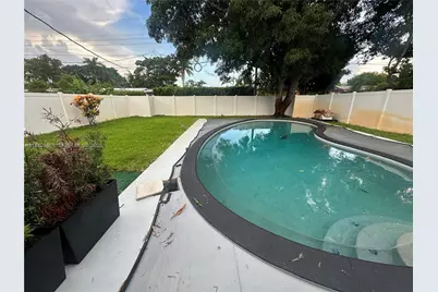 526 S Rainbow Dr #0, Hollywood, FL 33021 - Photo 20