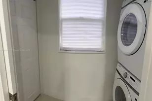 526 S Rainbow Dr, Hollywood, FL 33021 - Photo 12