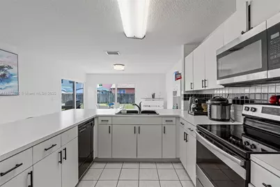 25053 SW 129th Pl, Homestead, FL 33032 - Photo 8