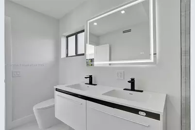 1931 NE 186th Dr, North Miami Beach, FL 33179 - Photo 30