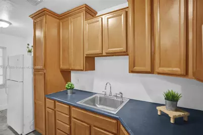 1860 Venice Park Dr #213, North Miami, FL 33181 - Photo 2