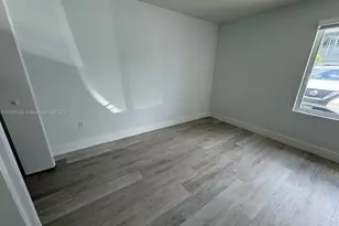 2555 NE 193rd St, Miami, FL 33180 - Photo 14