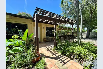 13527 SW 101st Ln, Miami, FL 33186 - Photo 4