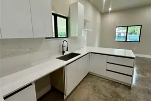 929 NW 60th St, Miami, FL 33127 - Photo 14