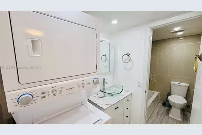 13101 Memorial Hwy #104, North Miami, FL 33161 - Photo 6