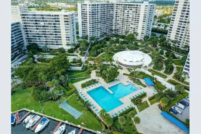 600 Three Islands Blvd #1707, Hallandale Beach, FL 33009 - Photo 2