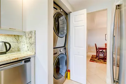 2000 Island Blvd #408, Aventura, FL 33160 - Photo 20