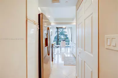 2000 Island Blvd #408, Aventura, FL 33160 - Photo 6