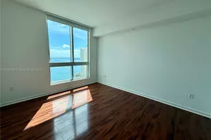 300 S Biscayne Blvd, Miami, FL 33131 - Photo 6