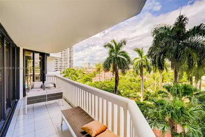 2000 Island Blvd #710, Aventura, FL 33160 - Photo 18